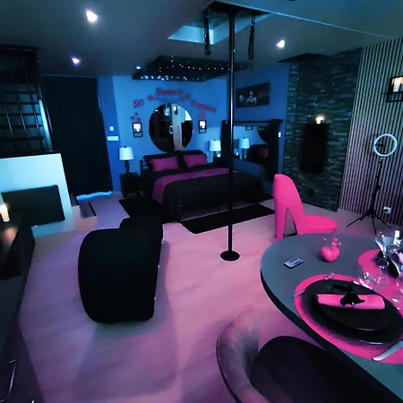 Room, 4 étoiles, 50 Nuances Romantiques *