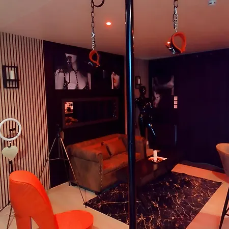Дом отдыха Room, 4 Etoiles, 50 Nuances Romantiques Villeneuve-en-Retz