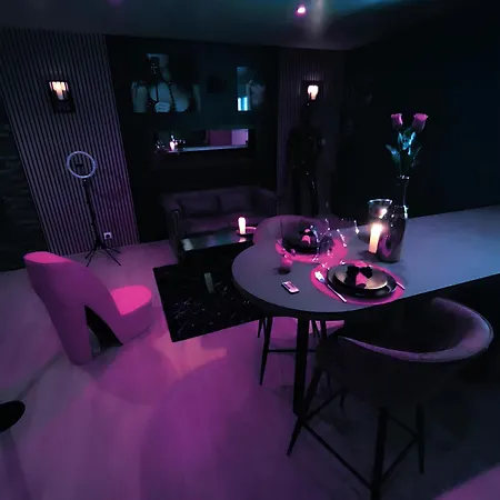 Casa vacanze Room, 4 étoiles, 50 Nuances Romantiques *