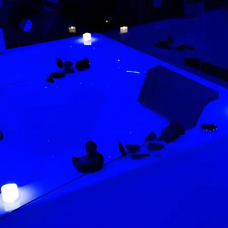 Room, 4 Etoiles, 50 Nuances Romantiques *