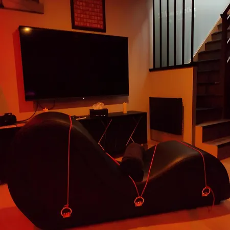 Casa vacanze Room, 4 étoiles, 50 Nuances Romantiques Villeneuve-en-Retz