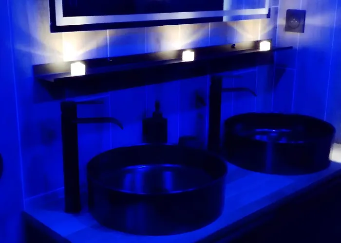 Room, 4 Etoiles, 50 Nuances Romantiques Ferienhaus Villeneuve-en-Retz